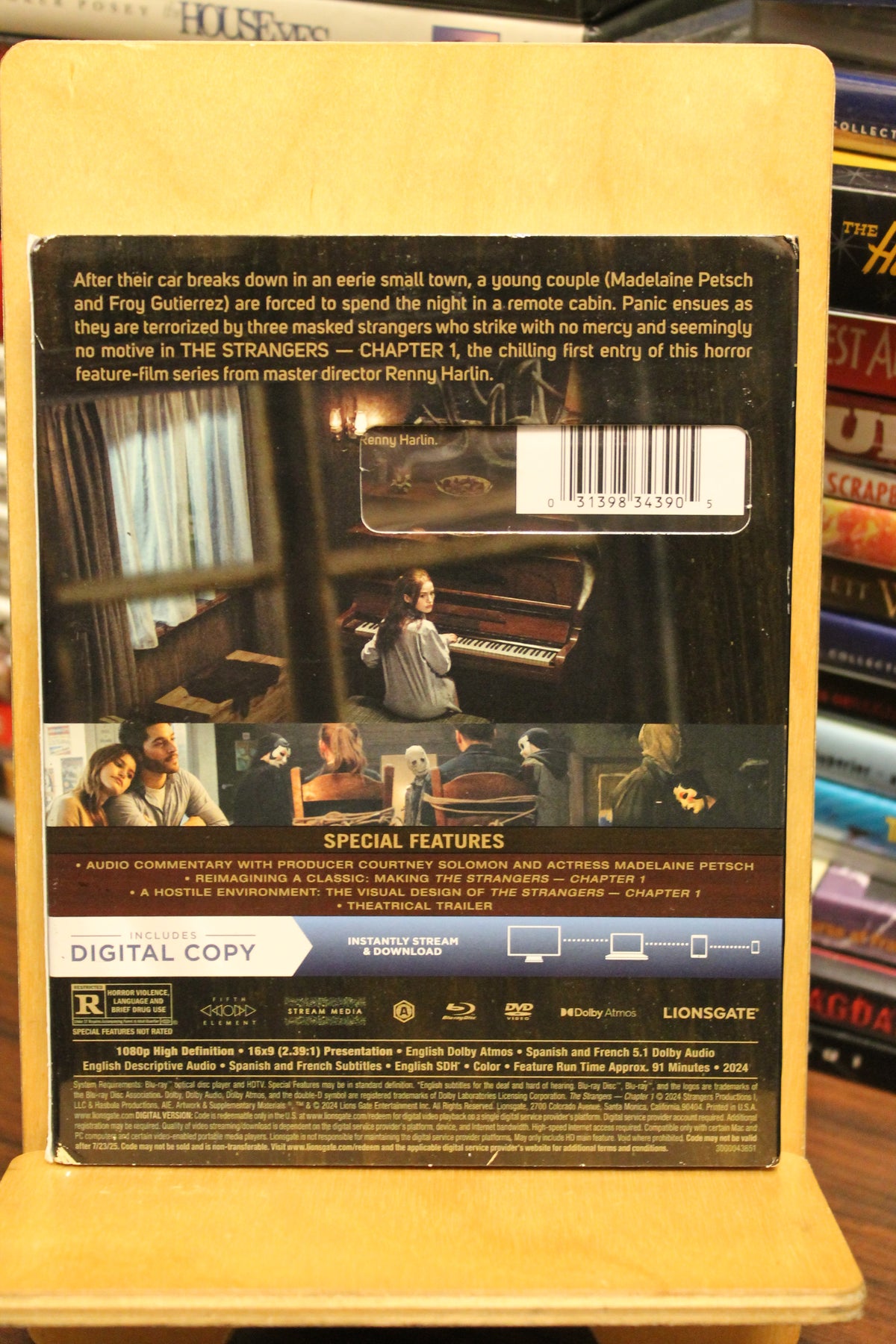 The Strangers: Chapter 1 Blu-ray