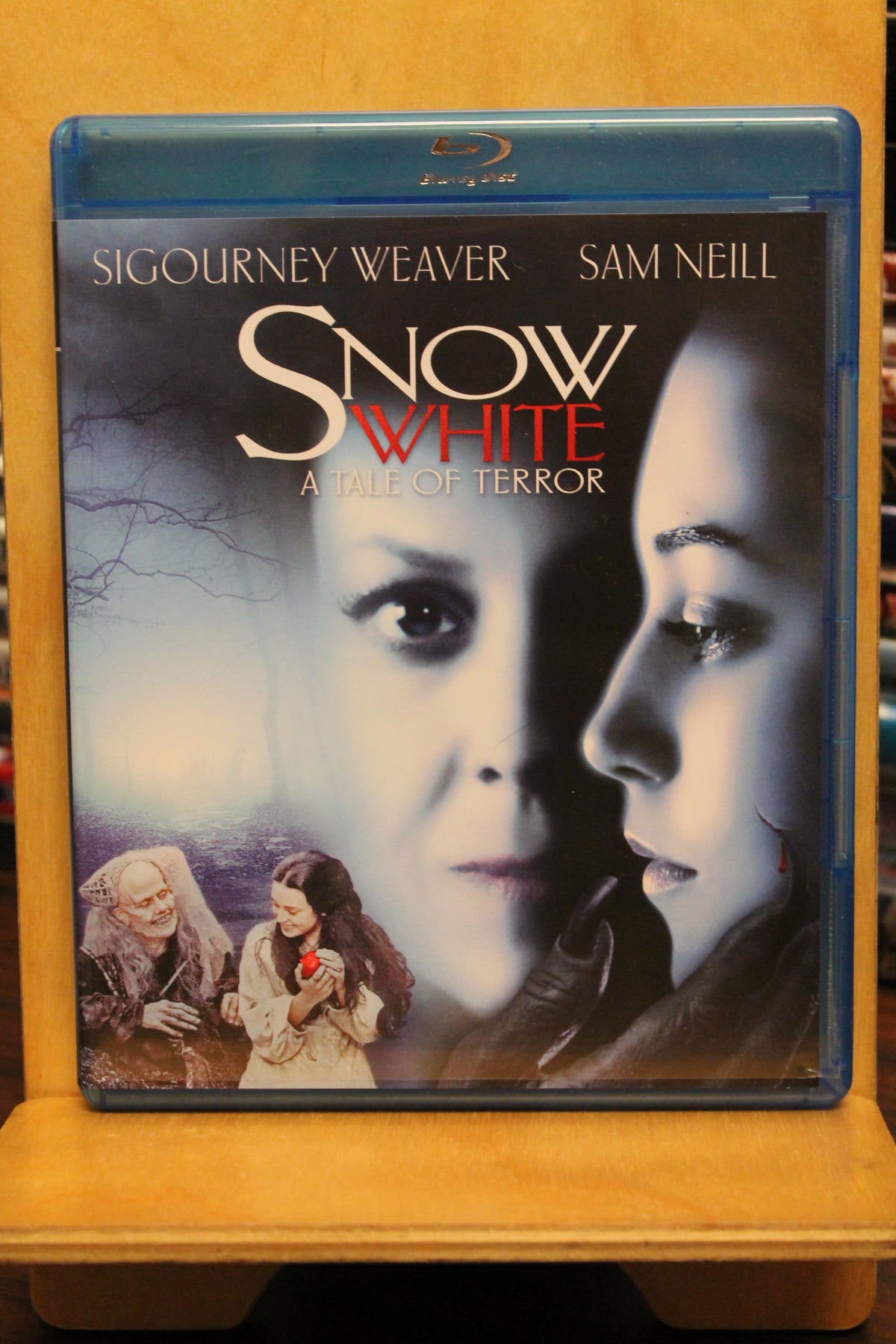 Snow White: A Tale of Terror Blu-ray